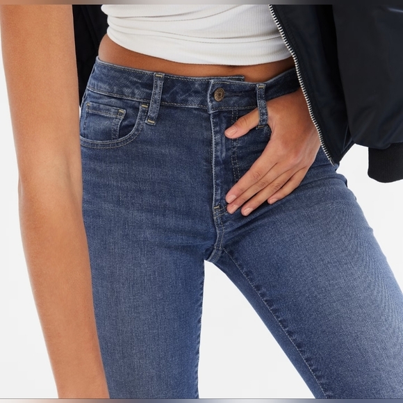 Two Pairs of Universal Jeggings by Gap- one High-rise, one mid-rise 8R 29 - Picture 10 of 13